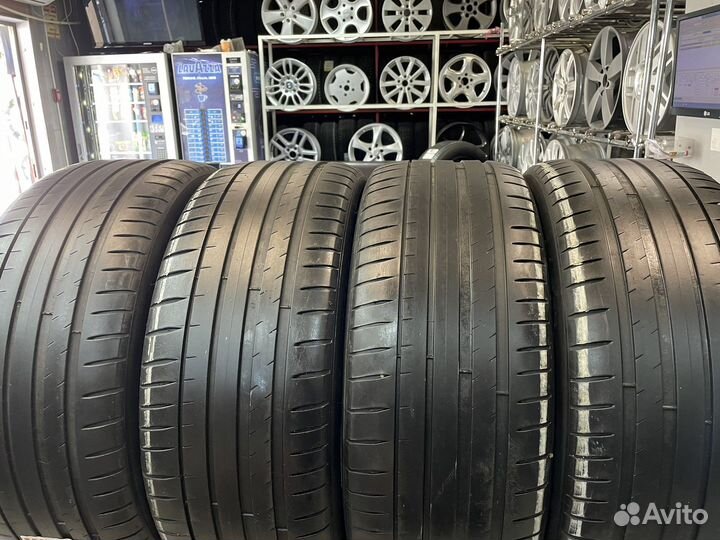 Michelin Pilot Sport 4 235/50 R18