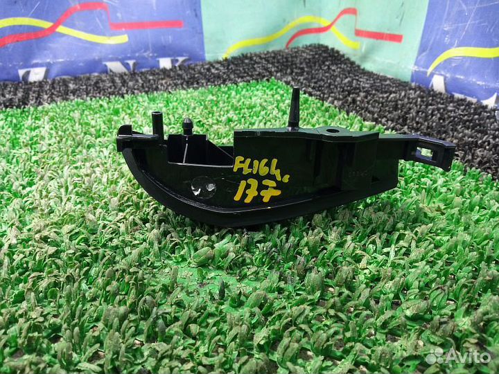 Накладка рулевого колеса левая Toyota Hilux