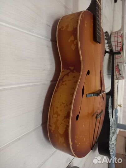 Гитара винтажная акустическая