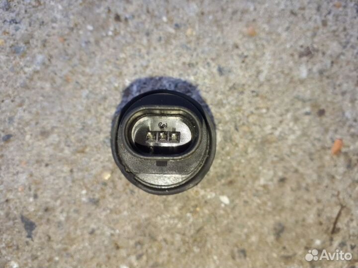 Датчик открытия, концевик капота Лада Веста седан