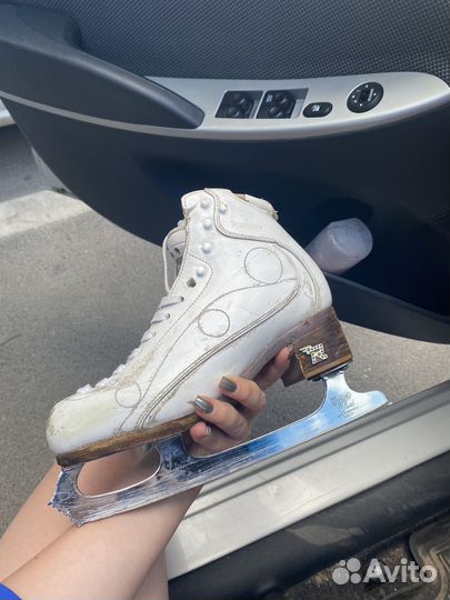 Профессиональные фигурные коньки risport