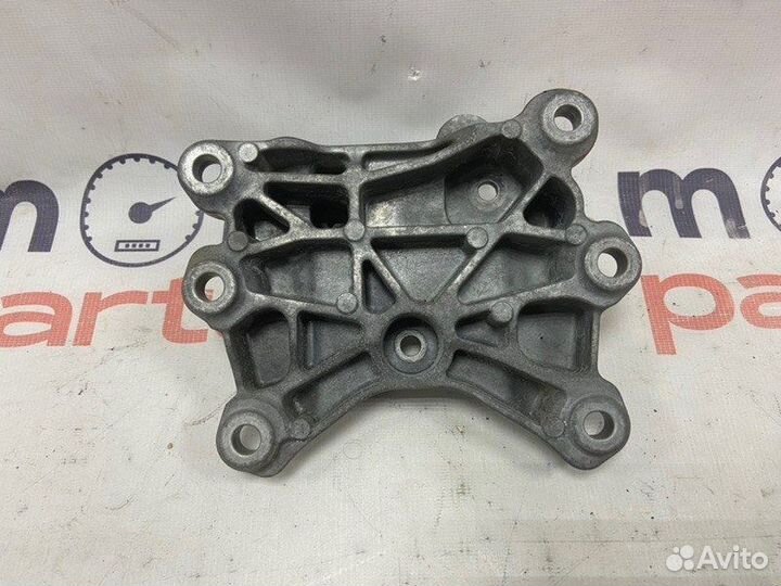 Кронштейн Audi A7 sportback 3.0 tfsi 2012