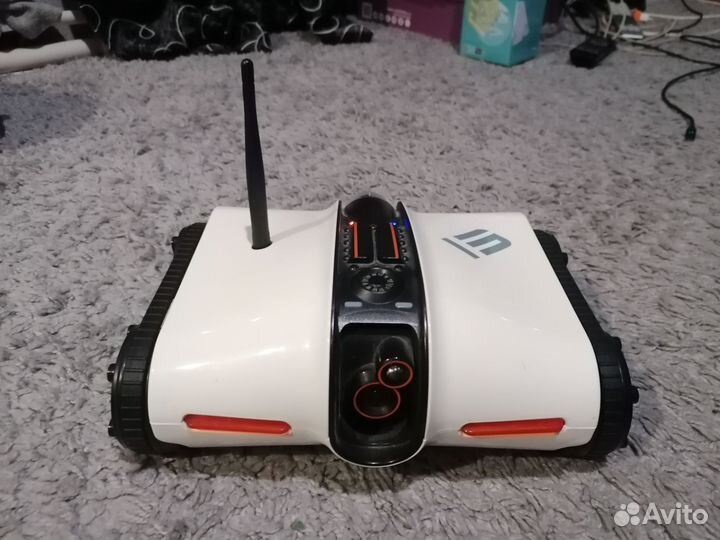 Робот-шпион танк Brookstone