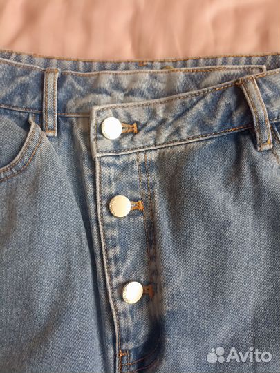 Джинсовая юбка миди с разрезом