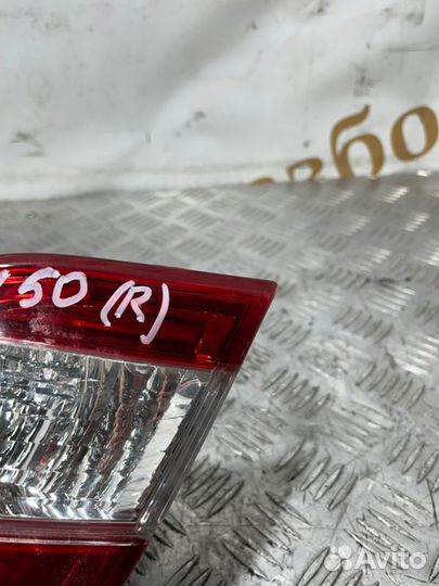 Фонарь внутренний правый Toyota Camry ASV50