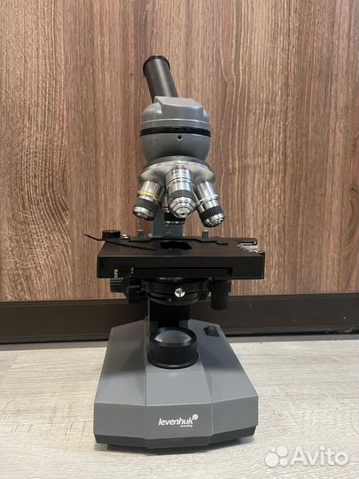 Микроскоп Levenhuk 320 base