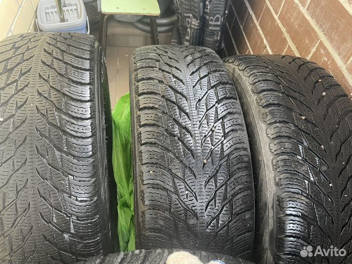 Nokian Tyres Hakkapeliitta R3 SUV 215/65 R17 103R