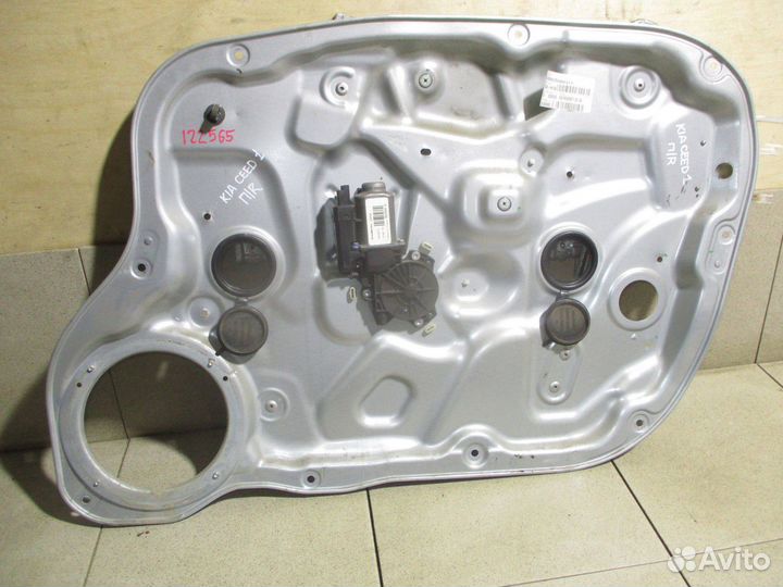 Стеклоподъемник передний правый Kia Ceed 1 (ED)