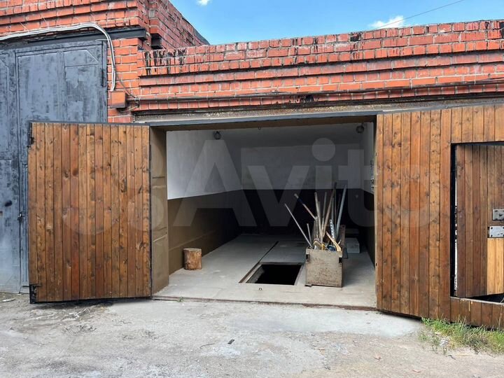 Гараж, > 30 м²