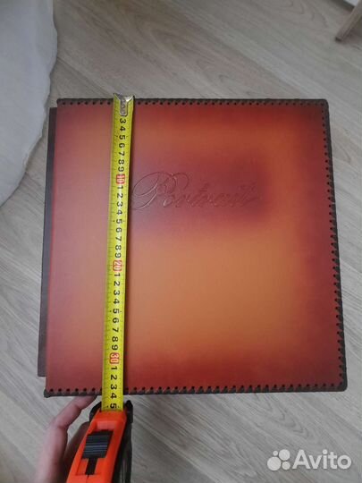 Кожаный фотоальбом