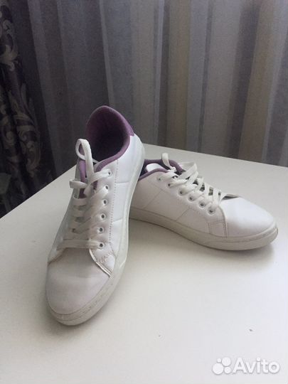 Кроссовки