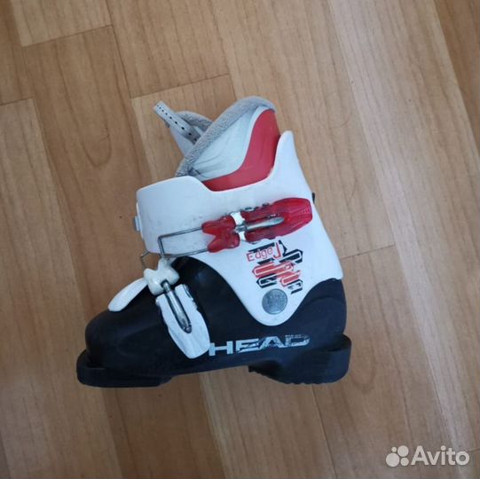 Детские горные лыжи и ботинки