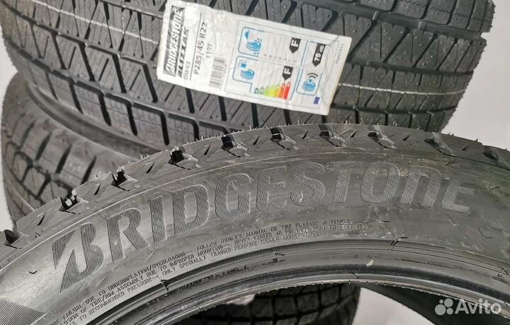 Bridgestone Blizzak DM-V3 285/45 R22 110T