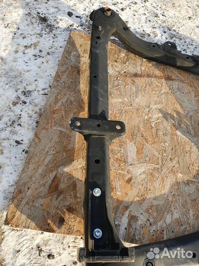 Подрамник передний, toyota camry 40