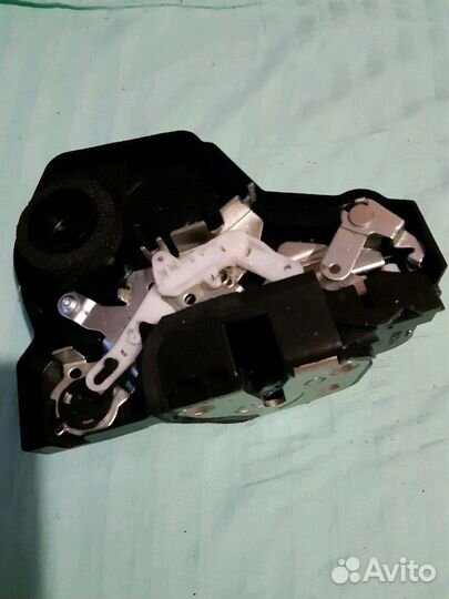 Замок дверной левой передней двери