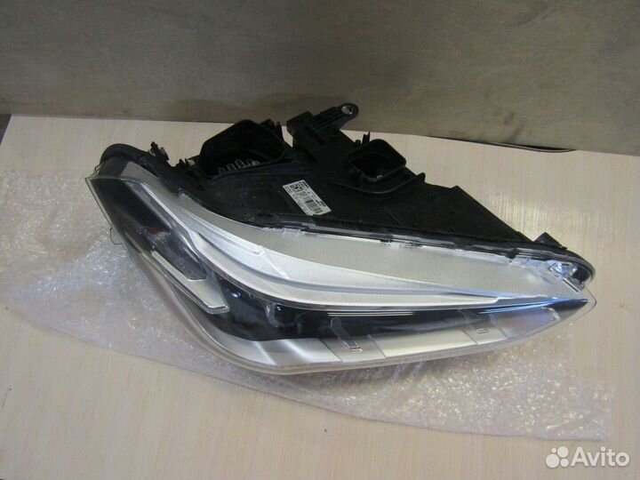 Фара правая BMW X1