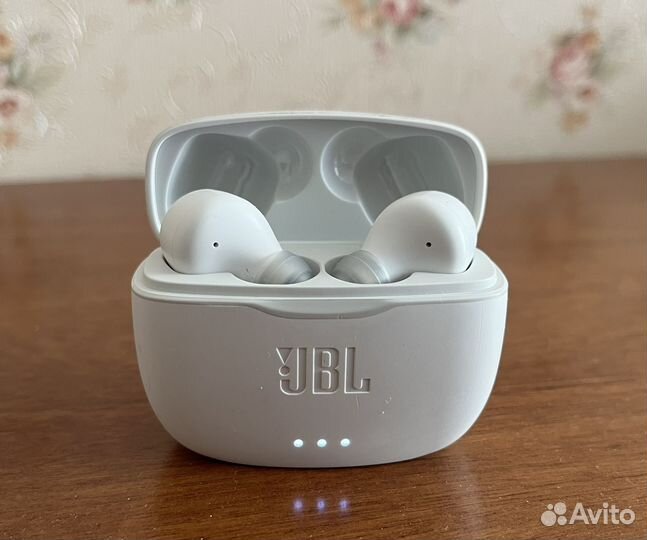 Беспроводные наушники jbl