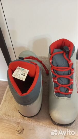 Лыжные ботинки