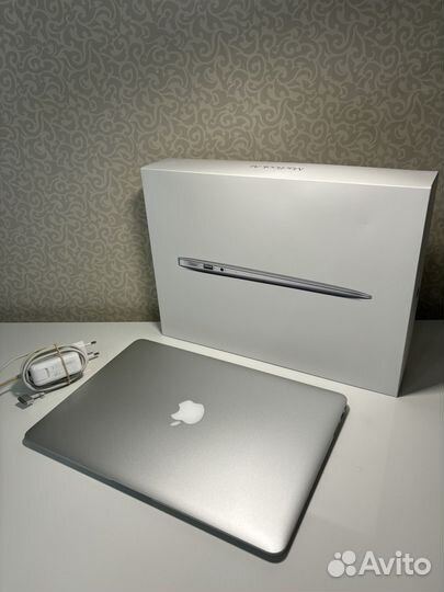 Apple macbook air 13 early 2015