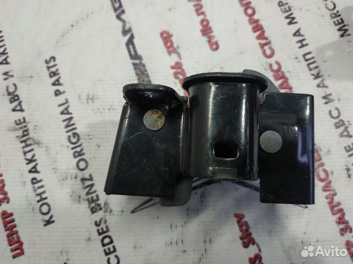 Замок капота w211 Mercedes