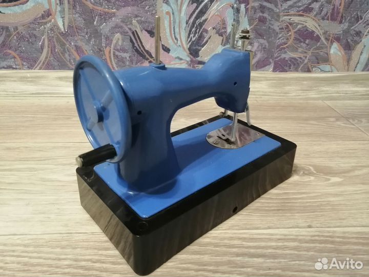 Детская швейная машинка дшм-1В СССР