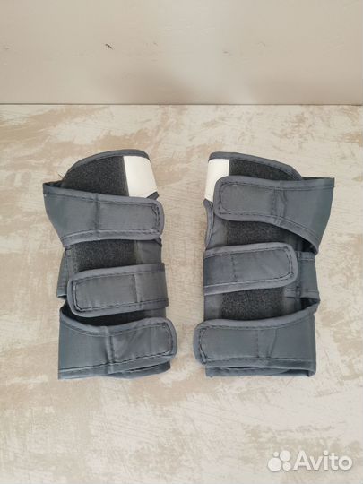 Защита для роликов Reaction размер L. Шлем