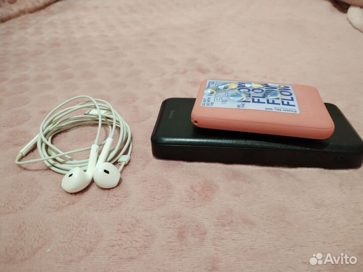 Наушники Apple проводные и повербанки лот