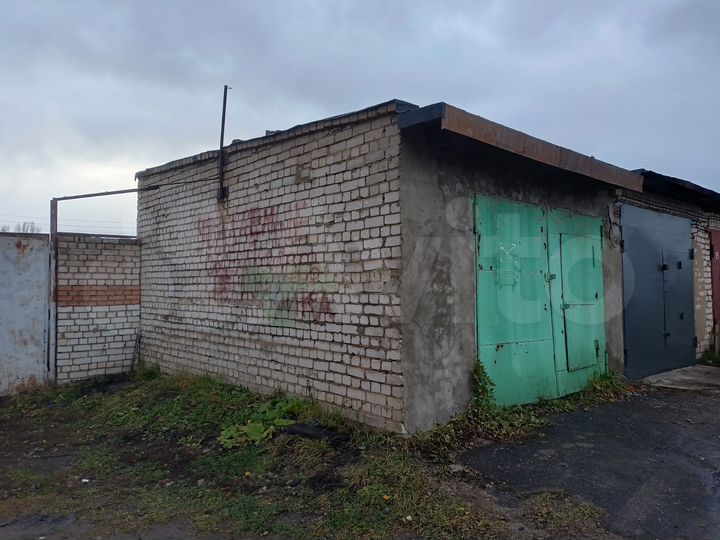 Гараж, > 30 м²