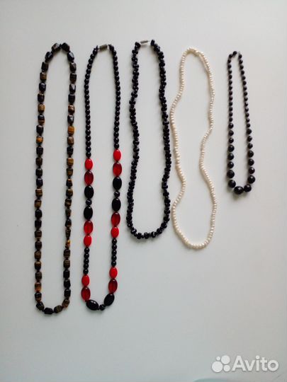 Бусы в ассортименте