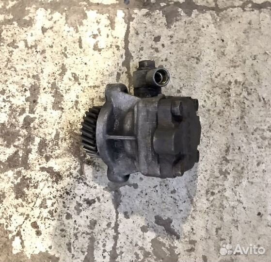 Насос гидроусилителя на Мицубиси Паджеро 1996 год