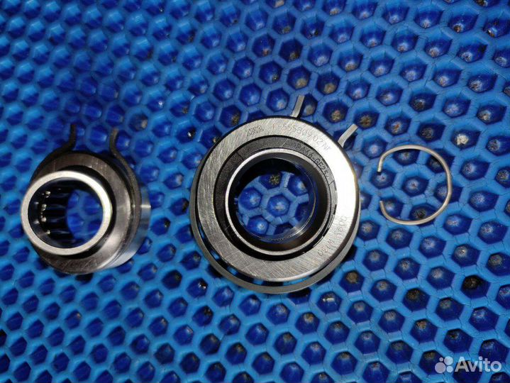 Подшипники МКПП mq200 роликовые с обоймами