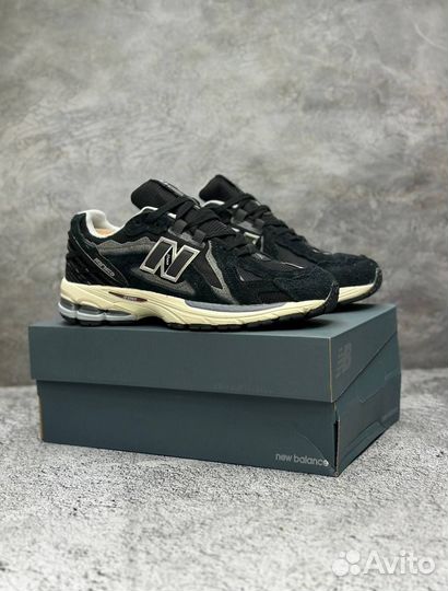 Темные New Balance 1906