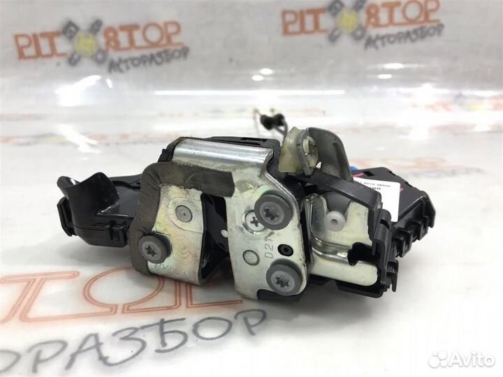 Замок двери передний правый Toyota Camry (ACV40,G