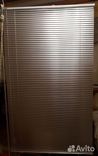Жалюзи новые и б/у серебристого цвета