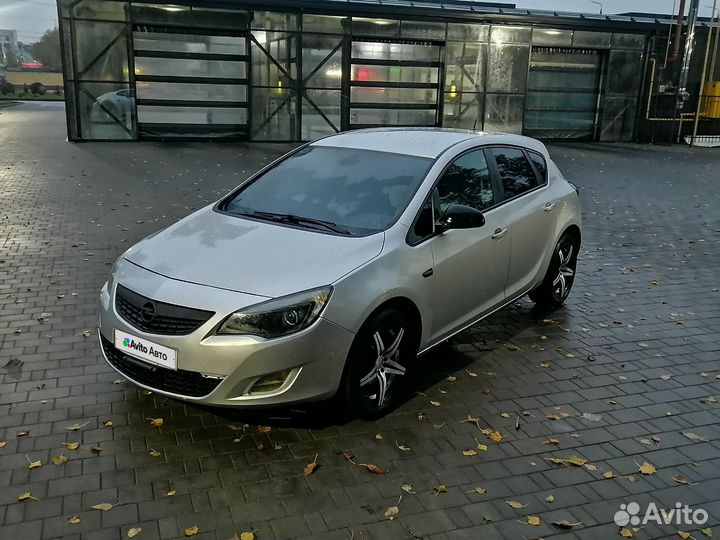 Opel Astra 1.6 AT, 2010, 180 700 км