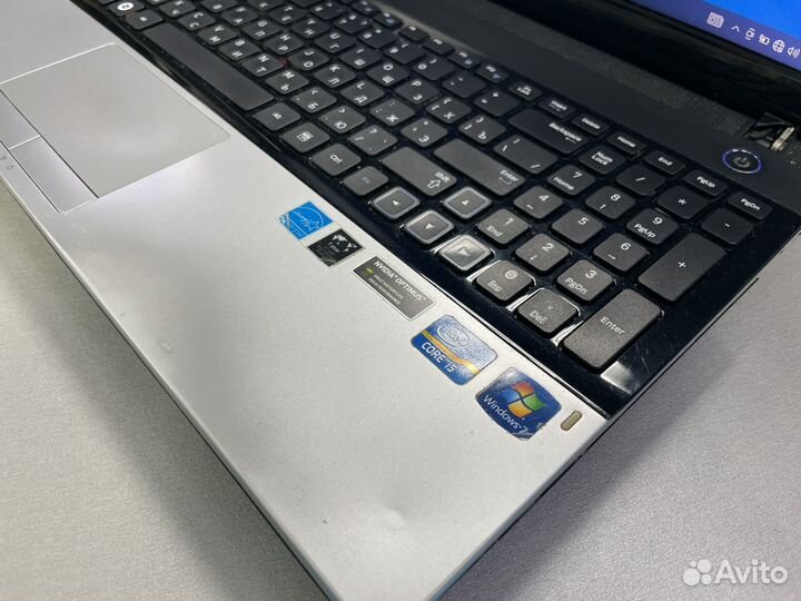 Ноутбук Samsung NP300E5A