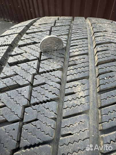 Bridgestone Blizzak Ice 255/45 R18 99S