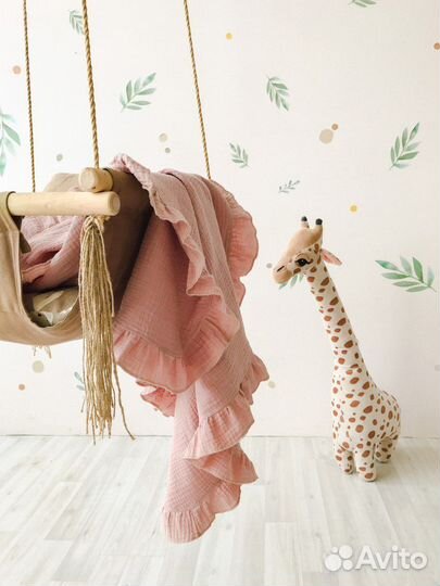 Двусторонний плед из муслина с рюшей