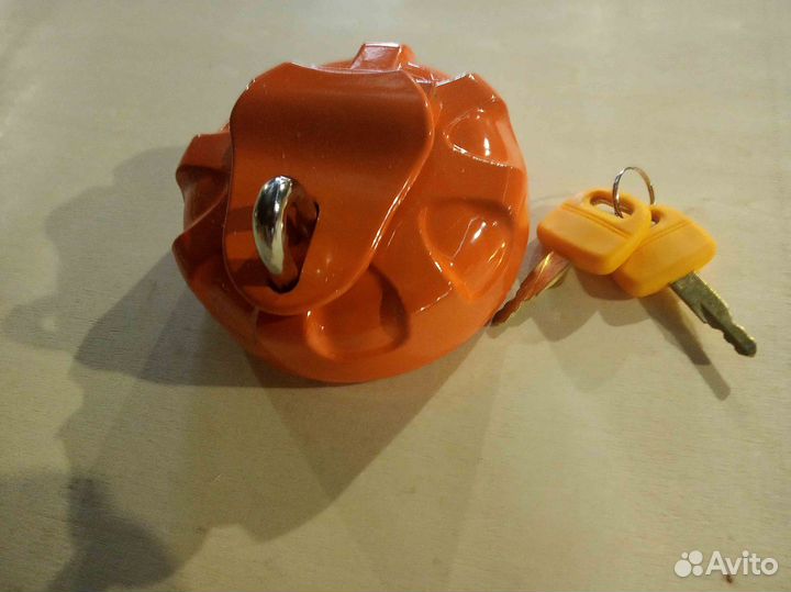 Крышка топливного бака с 2-мя замками 4361638 ZX20