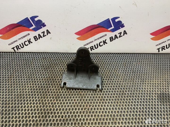 Кронштейн крепления корпуса подножки