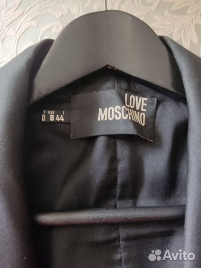 Пиджак женский Moschino