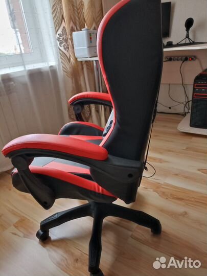 Игровой компьютерный стул