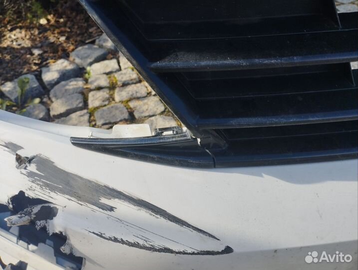 Передний бампер + решётка jetta 6 рест оригинал