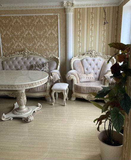 3-к. квартира, 80 м², 2/3 эт.