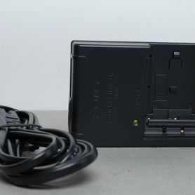 Зарядное устройство Sony BC-VM10 (Sony NP-FM500H)