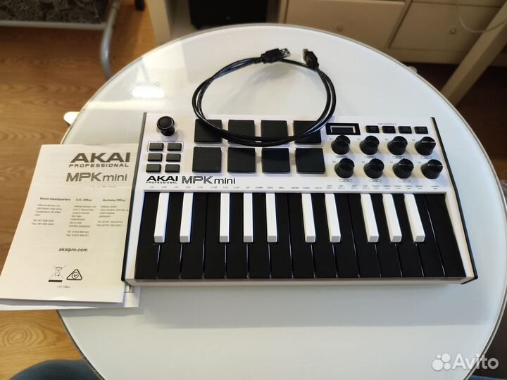 Миди клавиатура Akai Pro MPK mini MK3 W