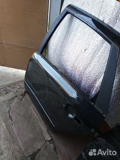 Автомобильные двери