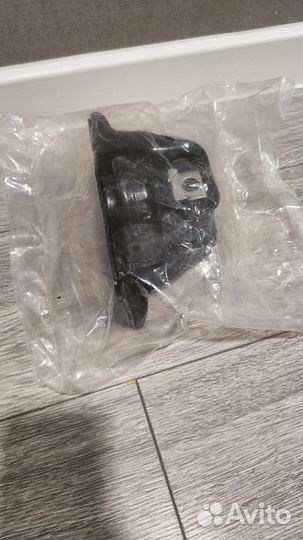 Подушка двигателя правая NM-E11RH Nissan