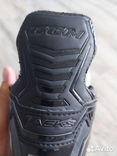 Коньки хоккейные CCM taks 9068 размер 5ее