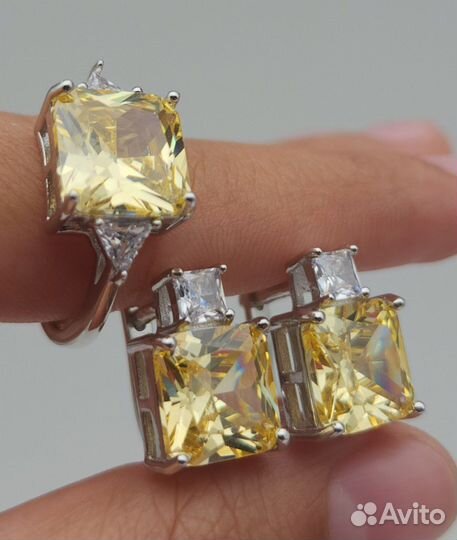 Кольцо и серьги